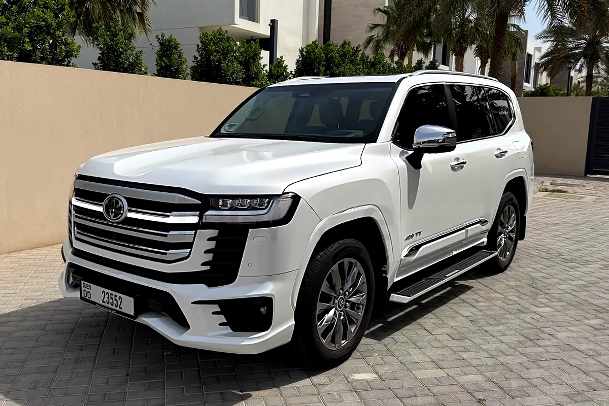 Wersje Toyota Land Cruiser 300 GXR VXR GR Sport w Dubaju