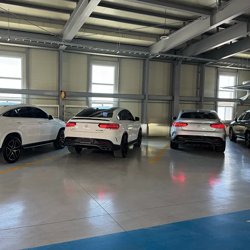 Klimatyzowana hala ZenithCars w Korei