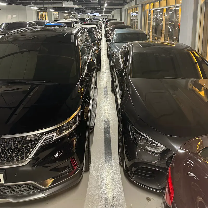 Mercedes i Kia przygotowane do importu z Korei